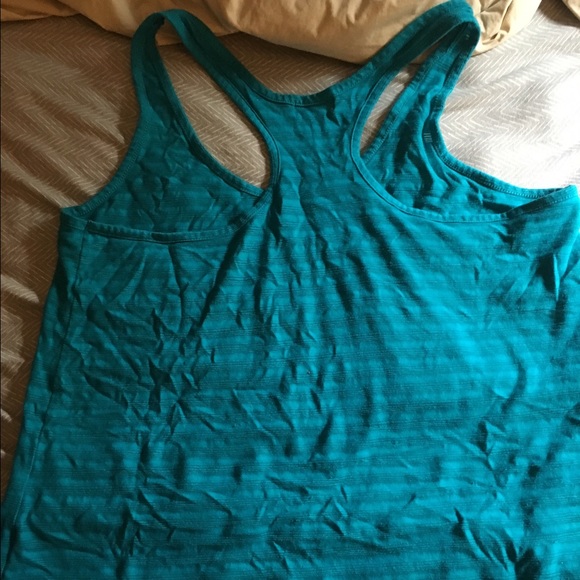 Old navy tank - Picture 3 of 3