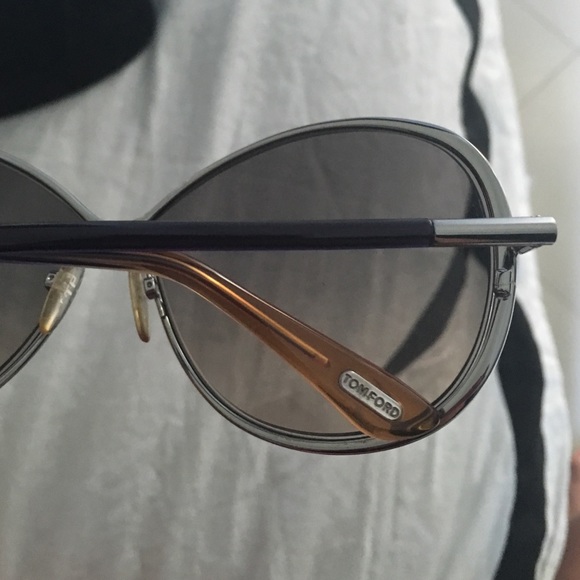 Sunglass - Picture 2 of 5