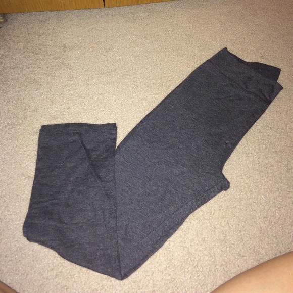 Plain dark Grey crop leggings