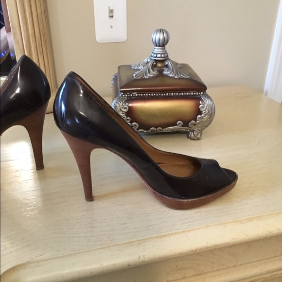 Heels - Picture 4 of 4