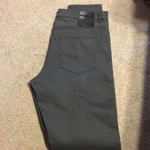 2 pairs of H&M skinny jeans one nwt!