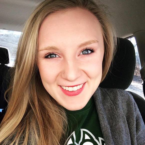 Meet your Posher, Whitney