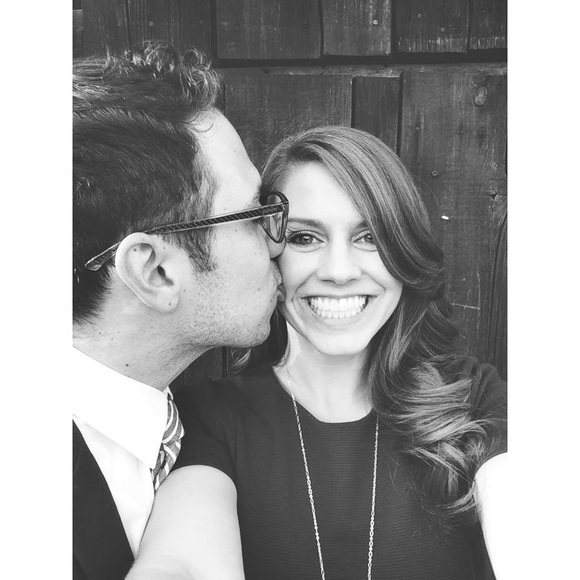 • Meet Lindsey • - Picture 1 of 1