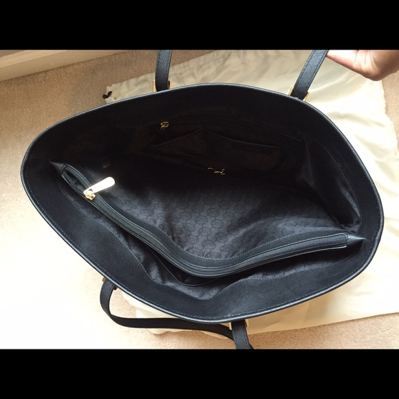 ❌Sold❌ Michael Kors Jet Set Multifunction Tote - Picture 3 of 4