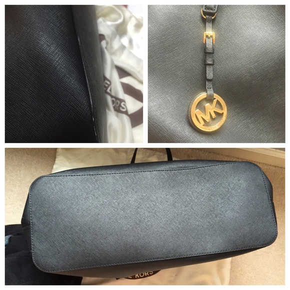 ❌Sold❌ Michael Kors Jet Set Multifunction Tote - Picture 4 of 4