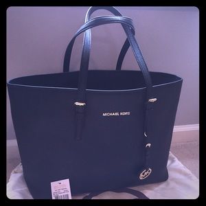 ❌Sold❌ Michael Kors Jet Set Multifunction Tote