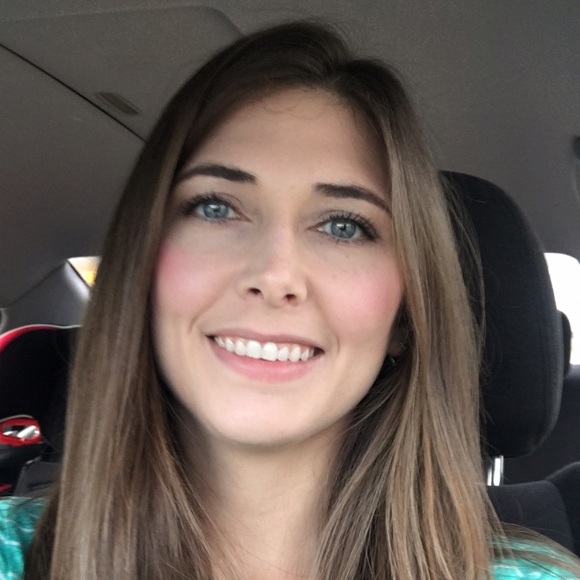 Meet your Posher, Whitney - Picture 1 of 1