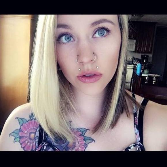 Meet your Posher, Cierra - Picture 1 of 1