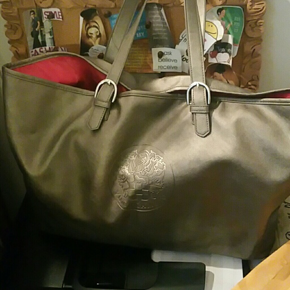 Tote - Picture 1 of 4