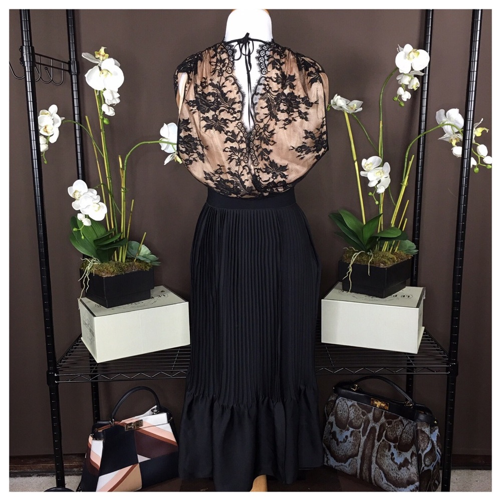 TOME LACE & PLEATED BLACK DRESS - Picture 3 of 5