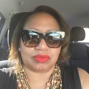 Meet your Posher, Claudia