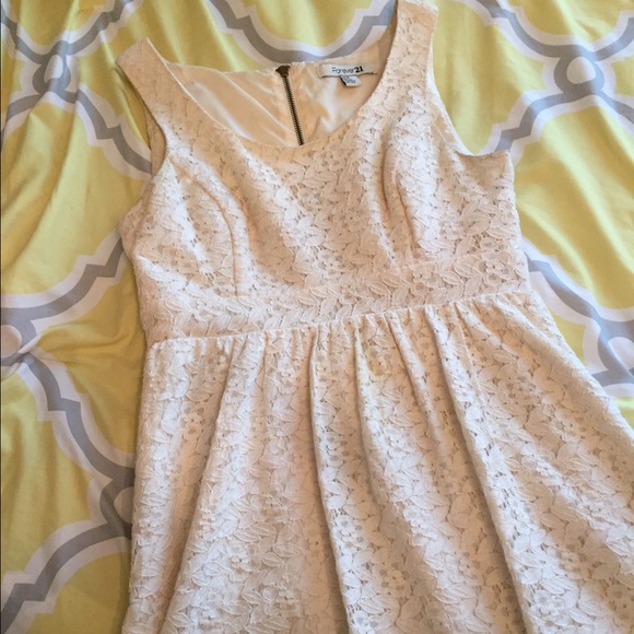 White lace sundress - Picture 1 of 3