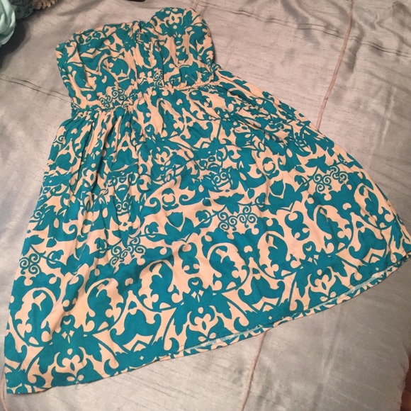 Dress - Picture 1 of 3