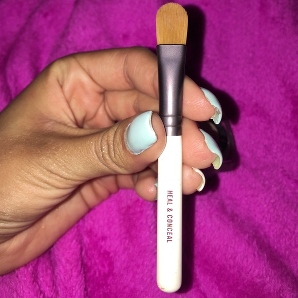 Makeup bundle - Picture 2 of 4