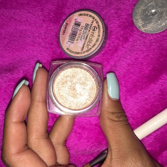 Makeup bundle - Picture 4 of 4