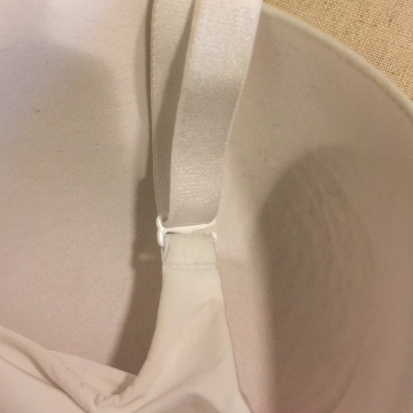 Victoria's Secret Bra - Picture 2 of 4