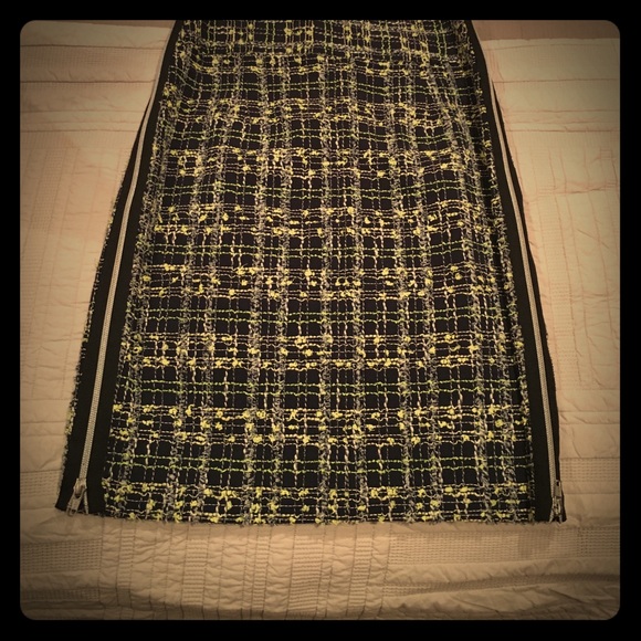 Adorable Milly tweed pencil skirt - size 2