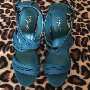 🎉Beautiful Teal Strappy Wedges
