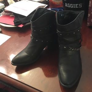 Cute Country Black Booties With Heel