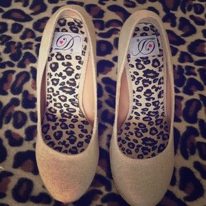 Tan Closed Toe Wedges with Leopard Lining