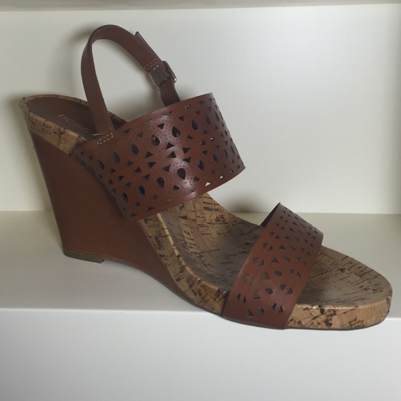 !!NEW!! BCBG WEDGES