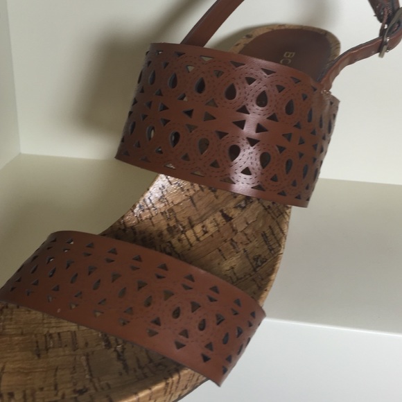 !!NEW!! BCBG WEDGES - Picture 2 of 3