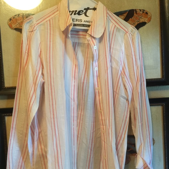 Ann Taylor loft button down with shoulder detail