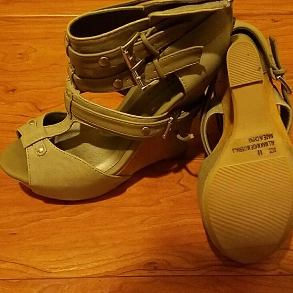 Gray wadges