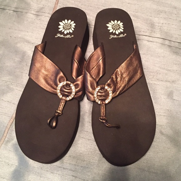 Yellow Box Shoes - Picture 1 of 6