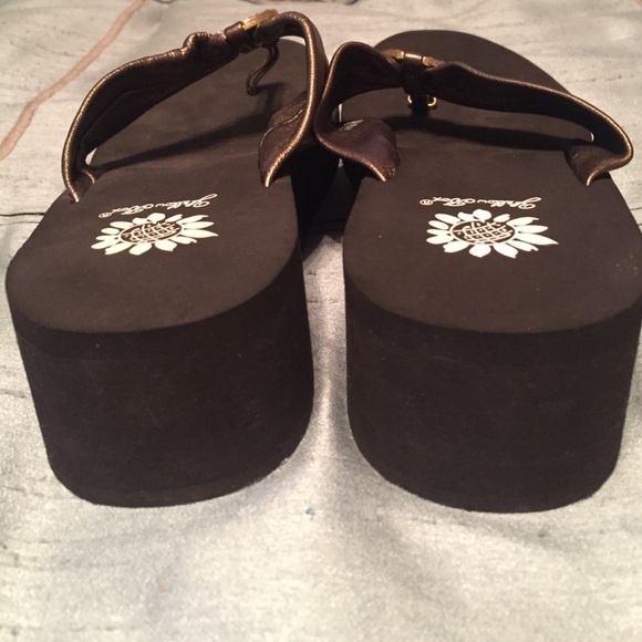 Yellow Box Shoes - Picture 4 of 6