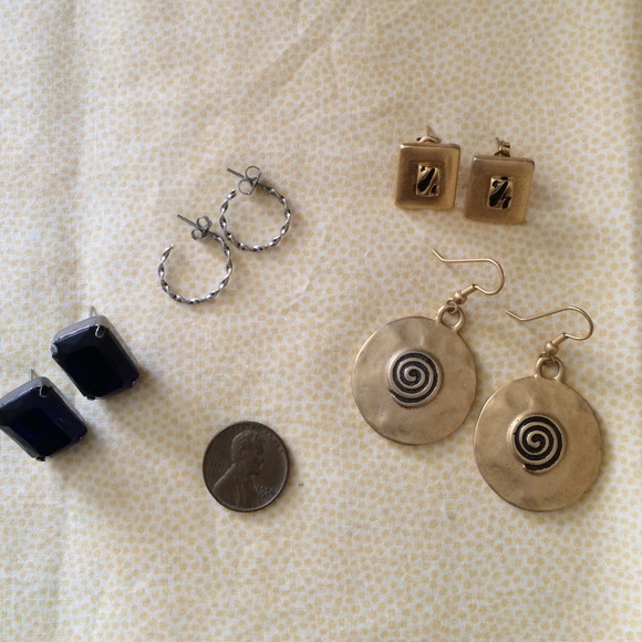 Jewelry - 3 pr. of earrings (gold dangles sold)