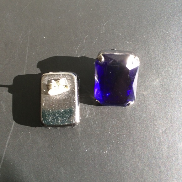 3 pr. of earrings (gold dangles sold) - Picture 2 of 2