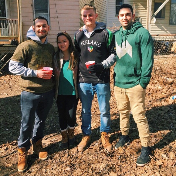 Meet your Posher, Claire - Picture 1 of 1