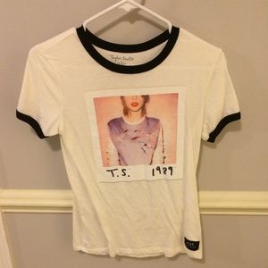Taylor swift world tour shirt