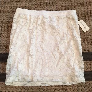 white lace skirt