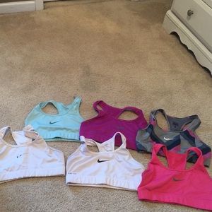 6 women's size small sport bras Nike
