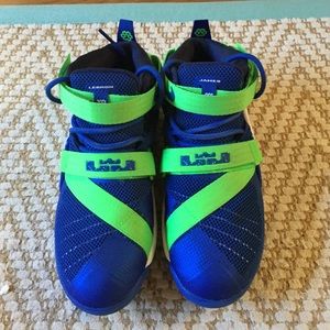 Lebron James basketball shoes