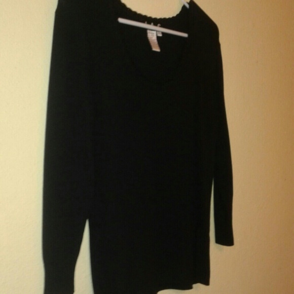 CLASSIC BLACK BLOUSE SEXY! - Picture 3 of 3