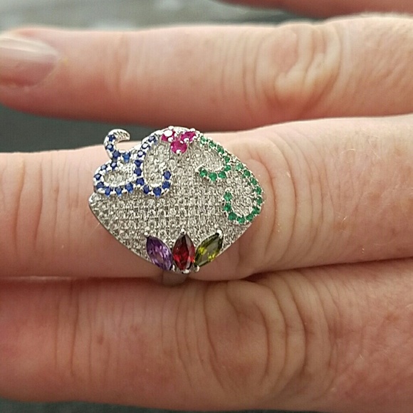 Lowest price! Pretty cocktail ring size 8 - Picture 2 of 3