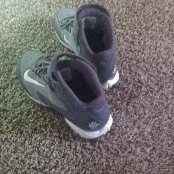 Nike - Picture 3 of 4