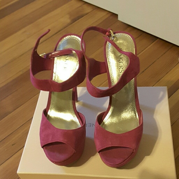 Shoes - Picture 2 of 4
