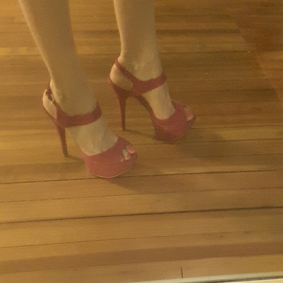 Shoes - Picture 3 of 4
