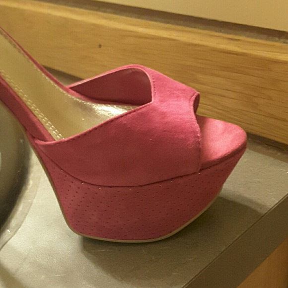 Shoes - Picture 4 of 4