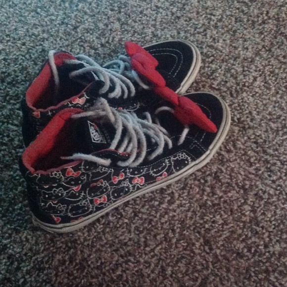 Vans - Picture 2 of 2