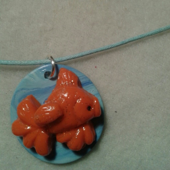 Goldfish Necklace - Picture 1 of 4