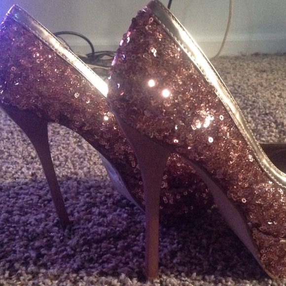 Heels - Picture 3 of 3