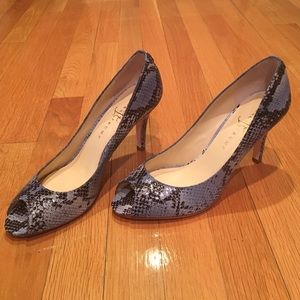 🎉HOLIDAY MARKDOWN Ivanka Trump Snake Skin heels