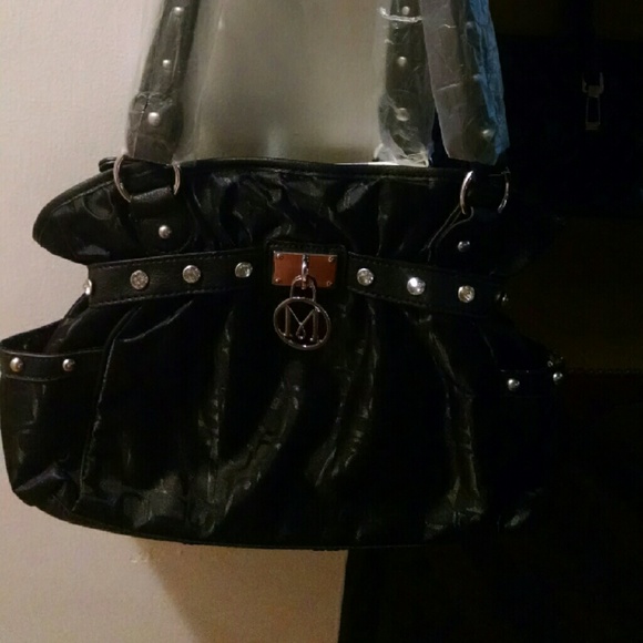 CLASSIC BLACK SHOULDER BAG - Picture 2 of 3