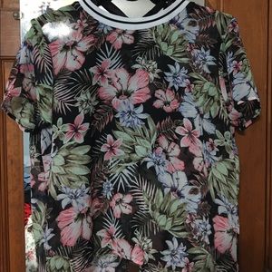 Sporty Floral Top w/ Slit Open Back