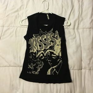 Sleeveless comic woman's tee.